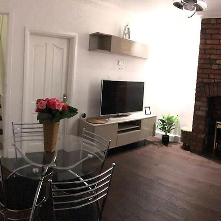 Home On Hamill Street Белфаст Экстерьер фото
